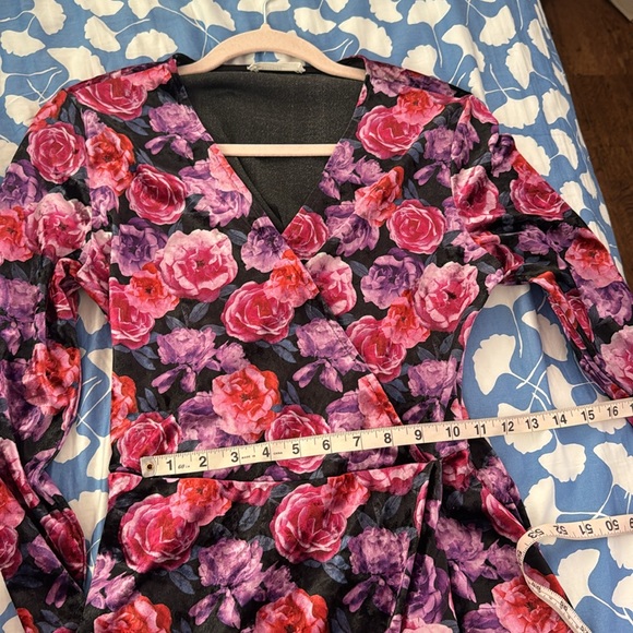 Reserved Floral Wrap Neckline Mini Women’s Dress Size Large - Picture 10 of 11